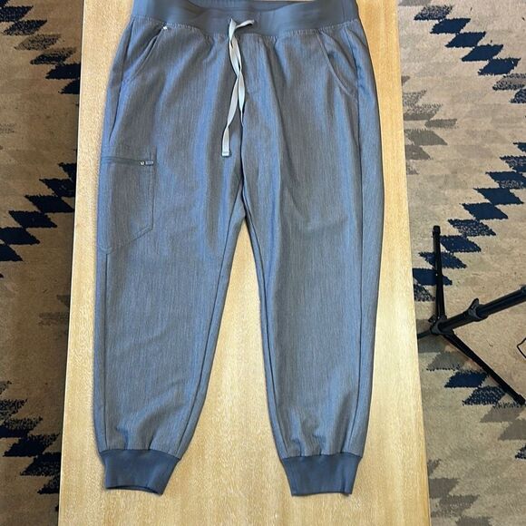FIGS Zamora Jogger Scrub Pants - Picture 1 of 6
